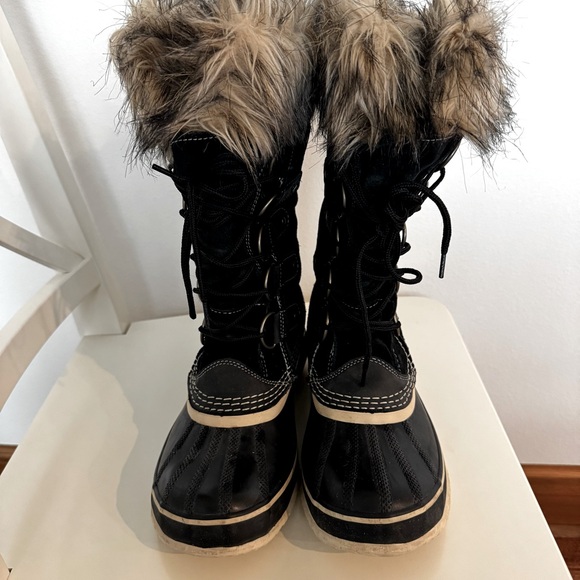 SOREL Joan of Arctic Winter Boots 8 - Picture 2 of 9